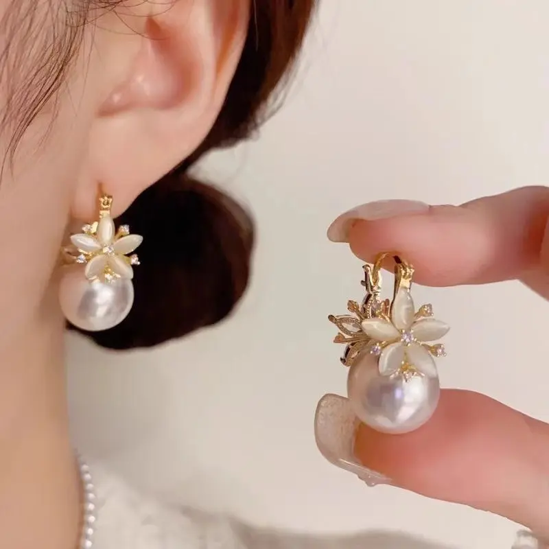 Shiny New stylish double-sided floral earrings for women, DDES0261 fashionable and versatile, elegant design, high-end earrings 14K Gold-Plated