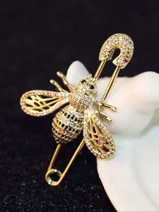 Elegant Bee Brooch Pin with Rhinestones, Hollow Out Design, Jacket Suit Scarf Clip Accessory, Fashion Jewelry for Women