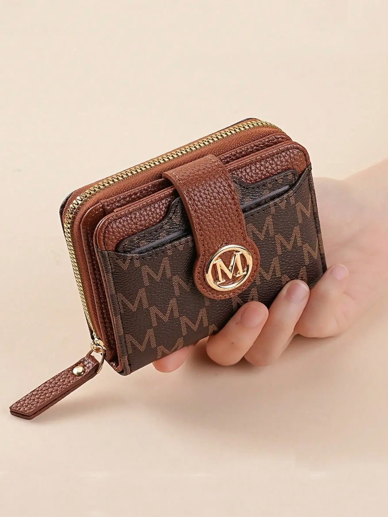 Women's Short Fashion Letter Print Zipper Coin Purse, Versatile M Element Old Pattern Bag, Stylish and Practical Wallet, Fashionable Wallet, Zipper Wallet Design, Coin Holder, Zippered Coin Pouch