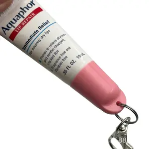 Lipstick Cap Keychain Lip Balm Cover Bottle, Small Portable Design, Essential Accessory for On-The-Go Use, Perfect Gift Idea, Convenience, Compact