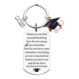 2026 Graduation Keychain Pendant, Inspirational Keepsake Backpack Charm, Souvenir for Senior Graduates