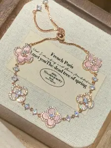Women's Four-Leaf Clover Bracelet with Sparkling Quartz Adjustable Allergy-Free Waterproof Design Rose Option Available Flower Design Bracelet Trendy Jewellery Accessories Personalized Jewelry