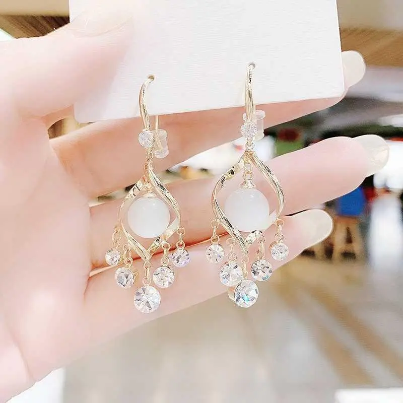 Cat's Eye Stone Earrings for Women Elegant Luxurious Super Sparkly Spiral Rhinestone Tassel Drop Ear Hook Jewelry HNAO06