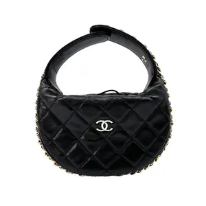 Pre-owned CHANEL Lambskin Mini Bags 23C Black Quilted Leather Chain Around Hobo Bag(T3***K8) CC1767