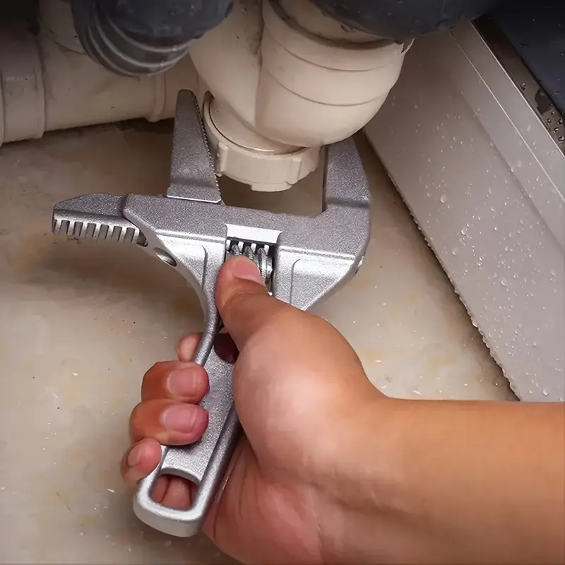 Multi-functional large-opening adjustable wrench, industrial-grade water pipe and bathroom repair and disassembly tool, Multifunctional wrench