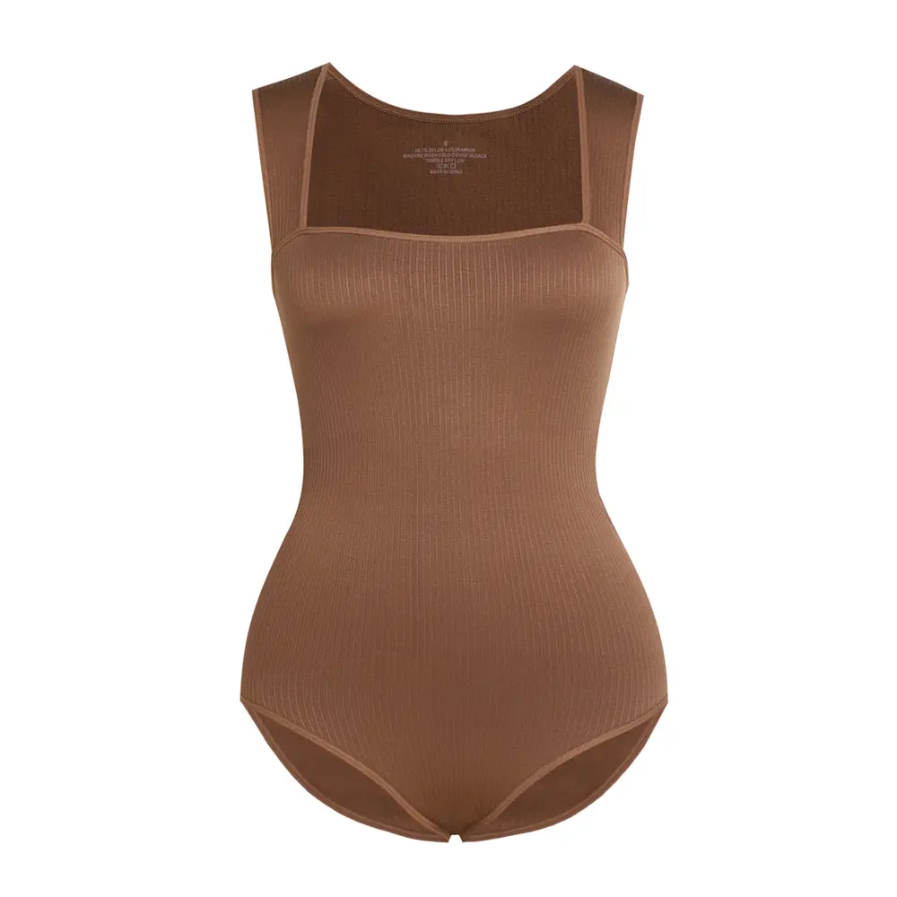 ChicCurve Stay Cool & Look Hot! High-Waisted Ribbed Tank for Summer Vibes - Sleeveless Womenswear Basic - Casual Style for Beach & Outings