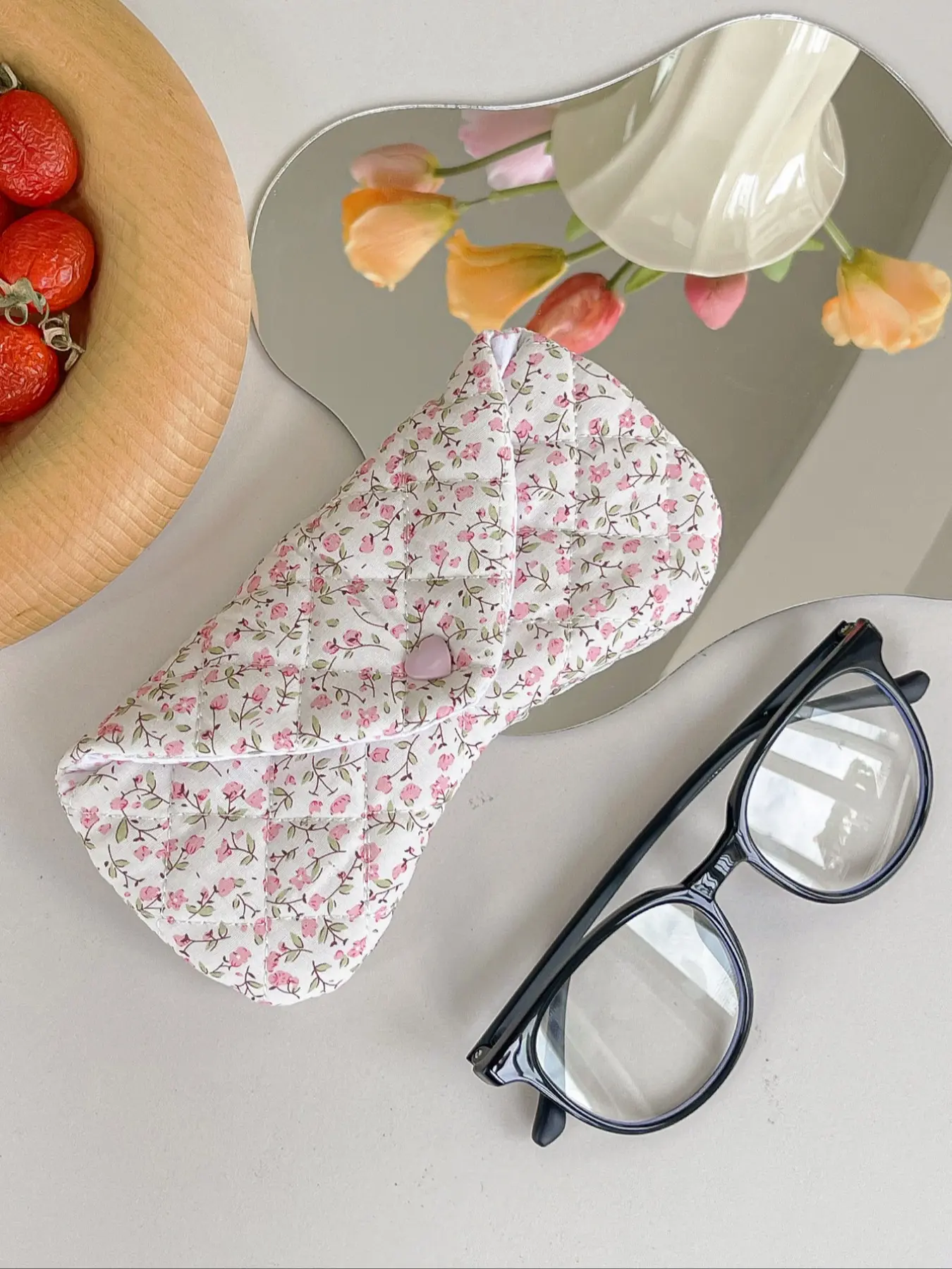 Cute Floral Heart-Shaped Glasses Storage Bag, Quilted Eyeglass Case, Travel Glasses Pouch, Girls Sunglasses Accessories, Glasses Holder, Eye Glasses Holders, For Girls