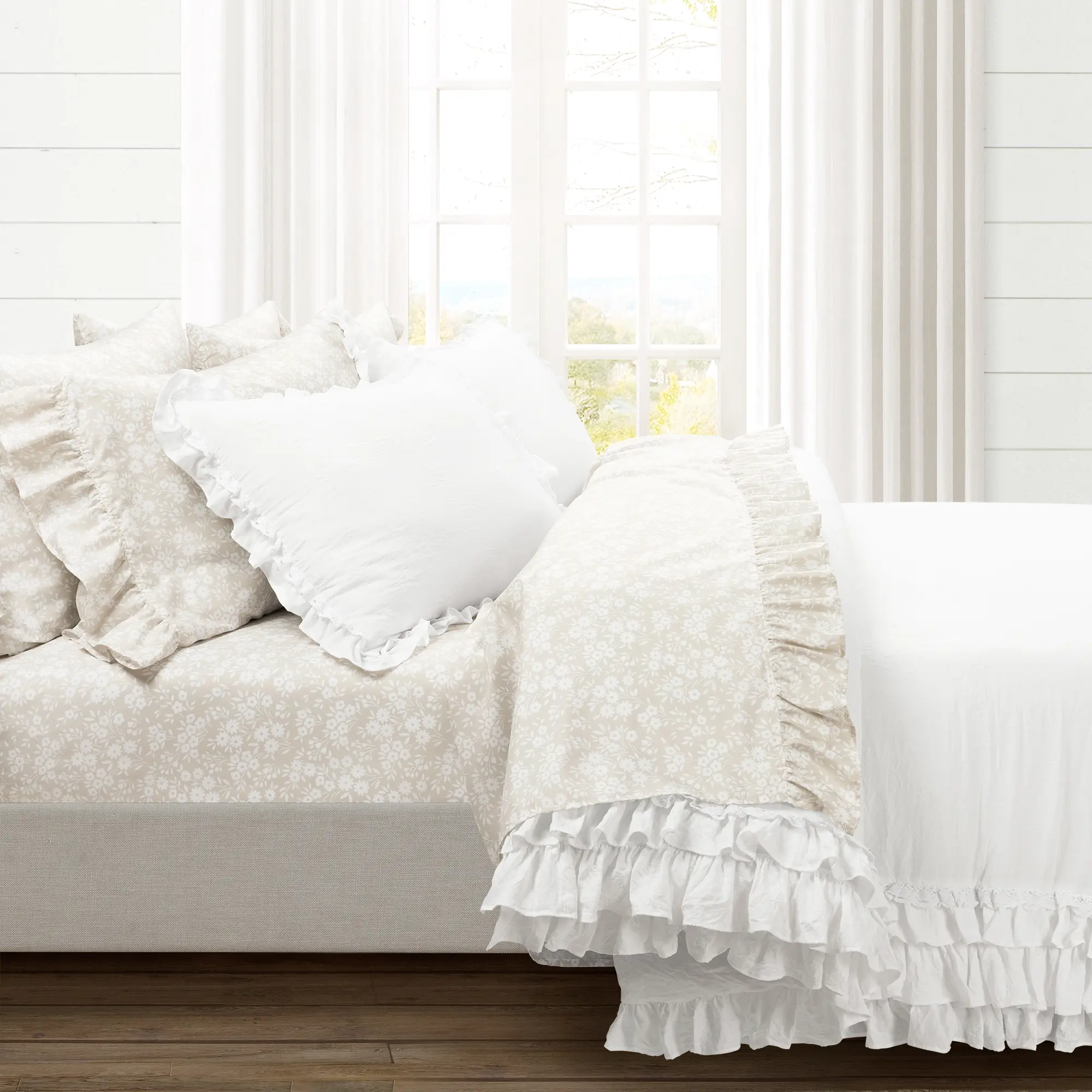 Lush Decor Garden Of Flowers Ruffle Sheet Set - Soft Floral Design, Ruffled Edge, Elegant Bedding for a Fresh and Cozy Bedroom