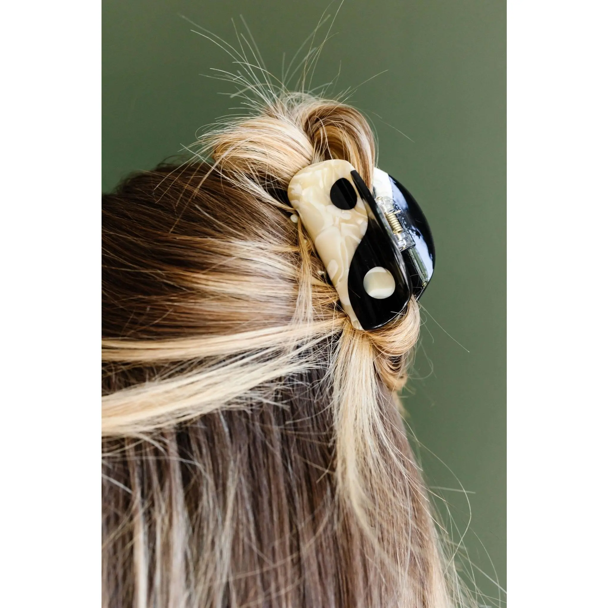 Yin Yang Claw Clip