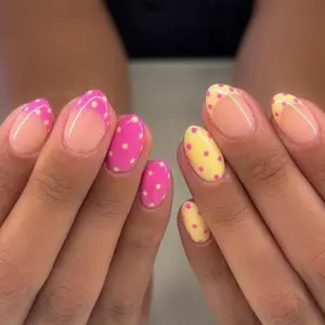 24pcs Sweet Dollar Nail Art Kit, Stick on Nails, Nude Colors, Classic Polka Dot Design, Easy DIY Manicure, Perfect for Daily Commute & Dates, Nail Kit Set