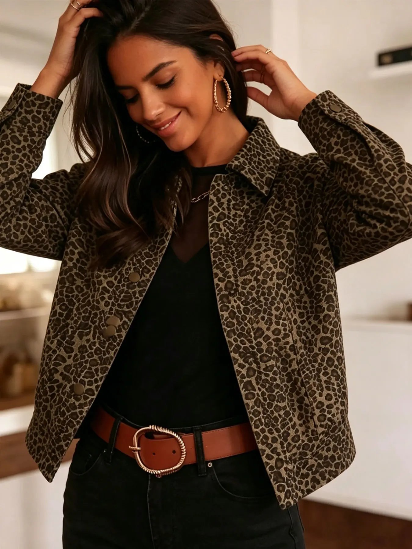Plus size women's fashion beige leopard print lapel long sleeve cropped jacket, suitable for spring and summer, perfect for daily commuting, street dates, casual gatherings, and various occasions