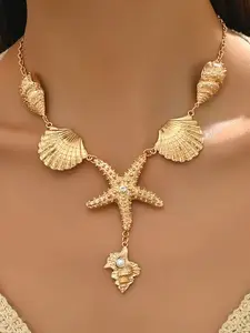 A Classic Minimalist Women'S Necklace from The Golden Ocean Series Featuring Starfish And Seashell Designs, Adorned with White Acrylic Bead-Shaped Pendants, Perfect for Summer Beach Vacations, Great Gift for Family, Necklace For Daughter