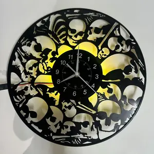 LED Skull Theme Vinyl Record Wall Clock, Seven Color LED Light, Silent, Retro Art Decor, Halloween Decoration, Home Bar Vintage Rock Style Ornament