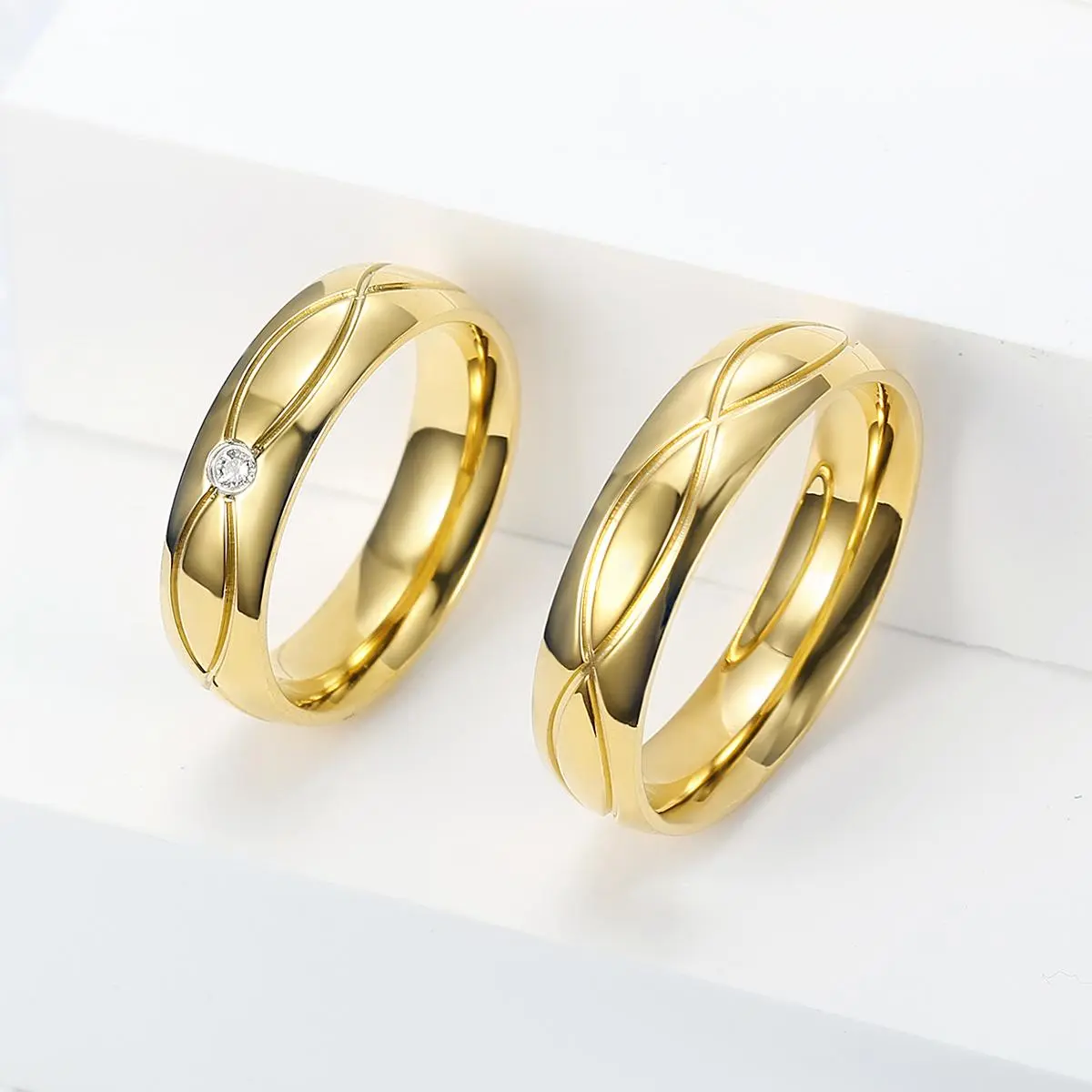 Unisex 18 Karat Gold-Plated Geometric Striped Stainless Steel Stackable Couple Rings - Geometric Design Ring, Men’s & Women’s Costume Jewelry, Ideal for Anniversary, Valentine’s Day Gifts, Gold-Plated Stackable Rings