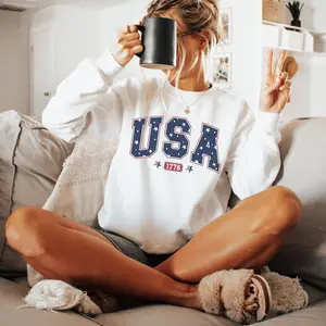 Vintage USA sweatshirt with est 1776 design, patriotic crewneck sweater for women, perfect 4th of July outfit featuring classic America flag style and retro vibes