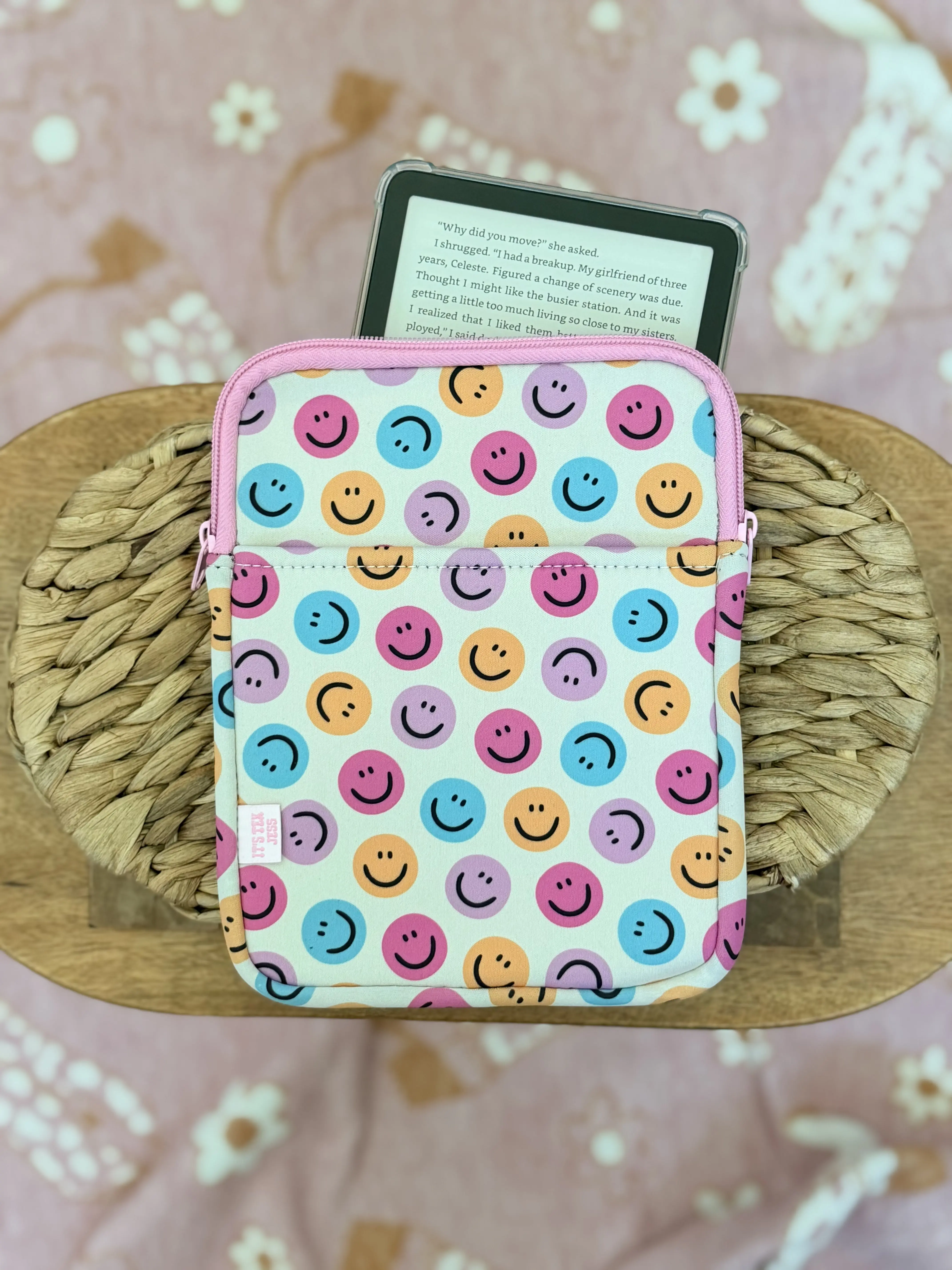E-Reader / Tablet Sleeve, Padded Sleeve for Kindle and Kobo eReaders - Happy Face