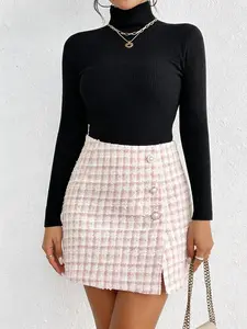 A women's fashionable pink and white plaid tweed split skirt, suitable for commuting to work, shopping, outdoor activities, indoor and outdoor wear