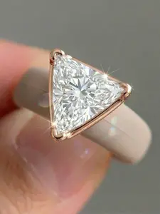 Women's Silicone Ring with Sparkling Zircon, Adjustable Elastic Band, Low Allergy Wedding Ring, Comfortable Fit, Sizes 5-10