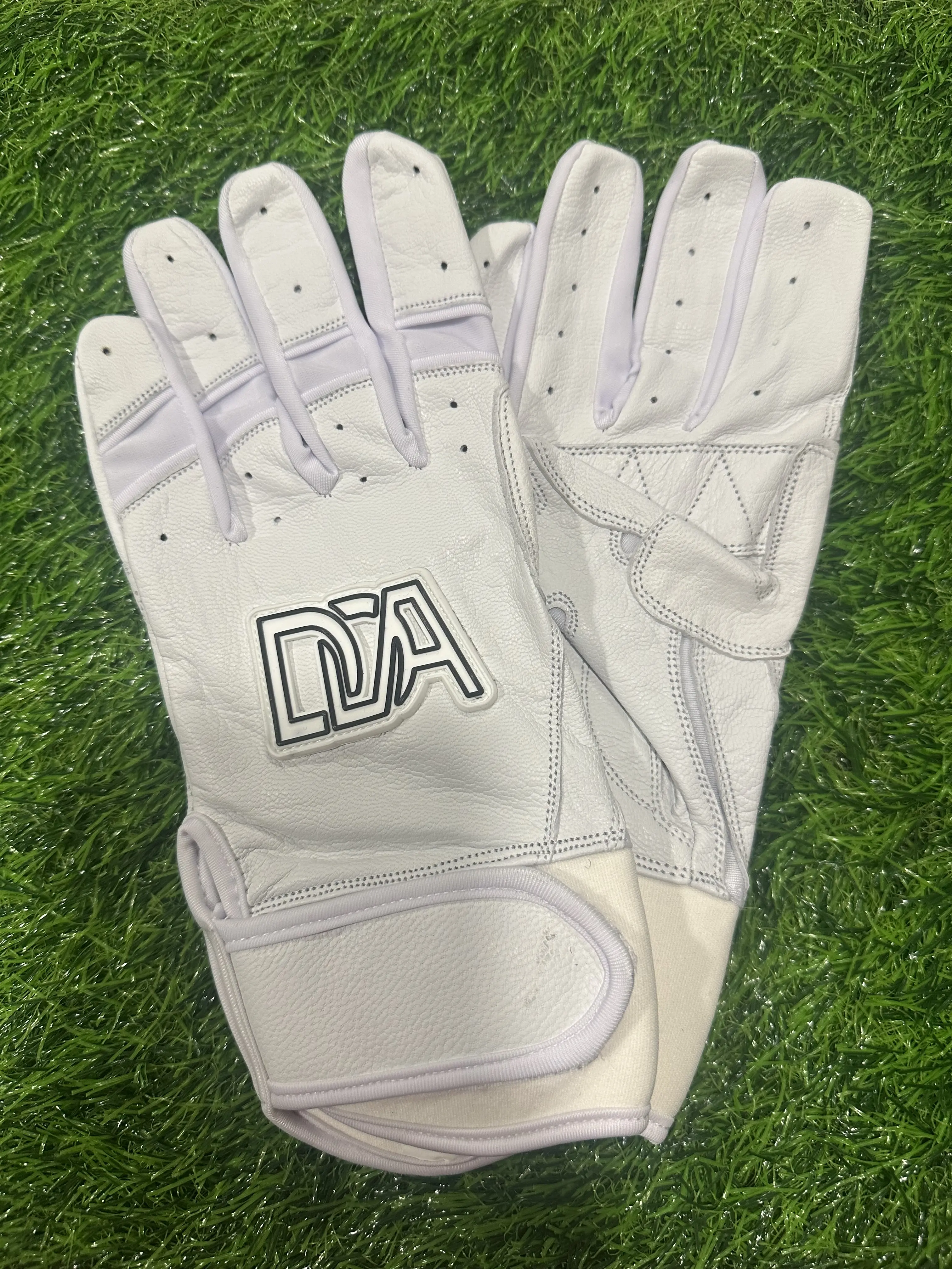 White Short Cuff Batting Gloves