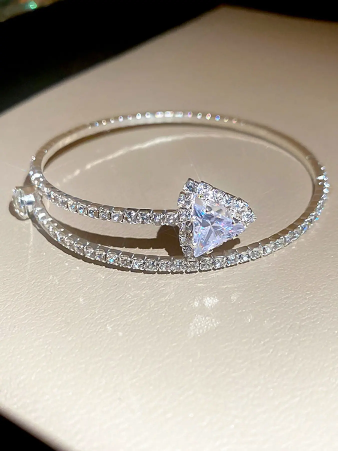A gorgeous sparkling full diamond opening bracelet, a fashionable and elegant party style accessory, Elegant jewelry bracelet, the perfect gift for ladies, Beautiful bracelets