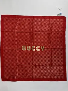 Pre-owned Gucci 90 × 90 Red Silk Scarf