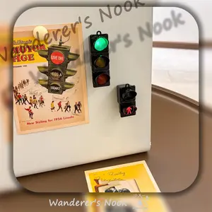 Circular Flashing Strong Magnetic Traffic Light Refrigerator Magnet Pegboard Magnetic Suction Decoration Miniature Light-Up Toy