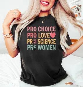Women's Fitted T-Shirt in Soft Cotton Fabric, Casual Basic Short-Sleeve Top with a Seamless Design