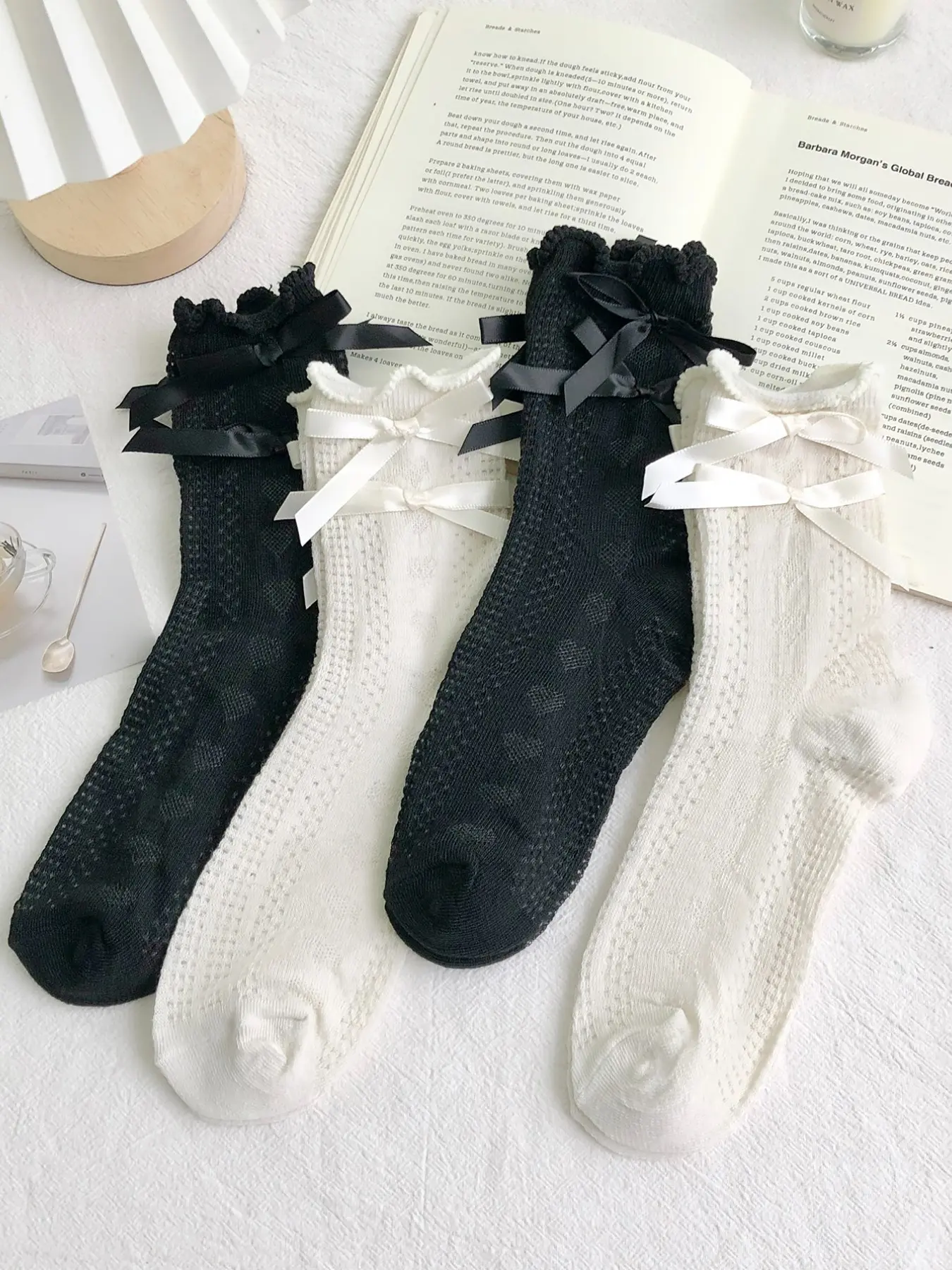 4 pairs of stylish Chic Elegant heart bow rolled ankle socks, comfortable and breathable for versatile casual wear, suitable for women's dates and party occasions