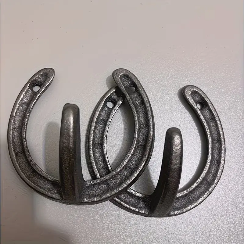 Set of 2 Rustic Cast Iron Horse Shoe Hooks, Decorative Hooks, Wall-Mounted for Garden, Home Decor, Hunting, Gaming, Versatile Usage, Easy Install, Durable Metal Material, Gift