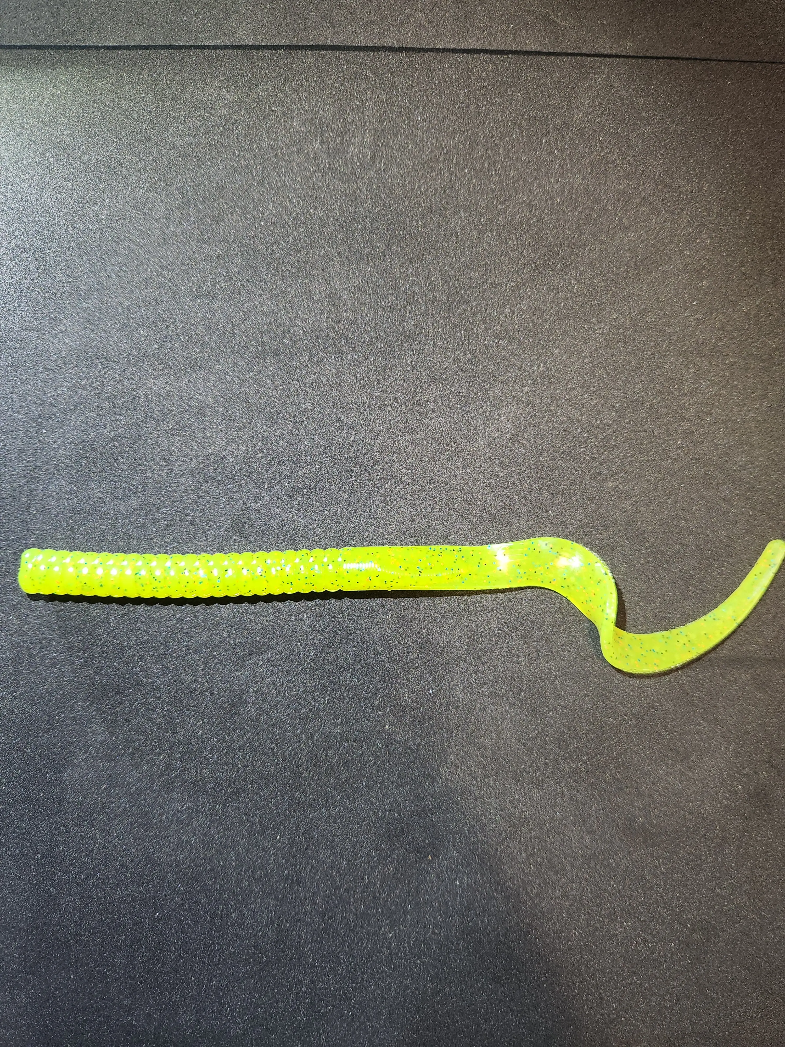 7" Ribbontail Worm - Chartreuse w/Orange, Green, Black Flake