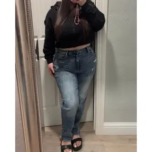 Liam High Rise Mom Jeans (Dark Denim)