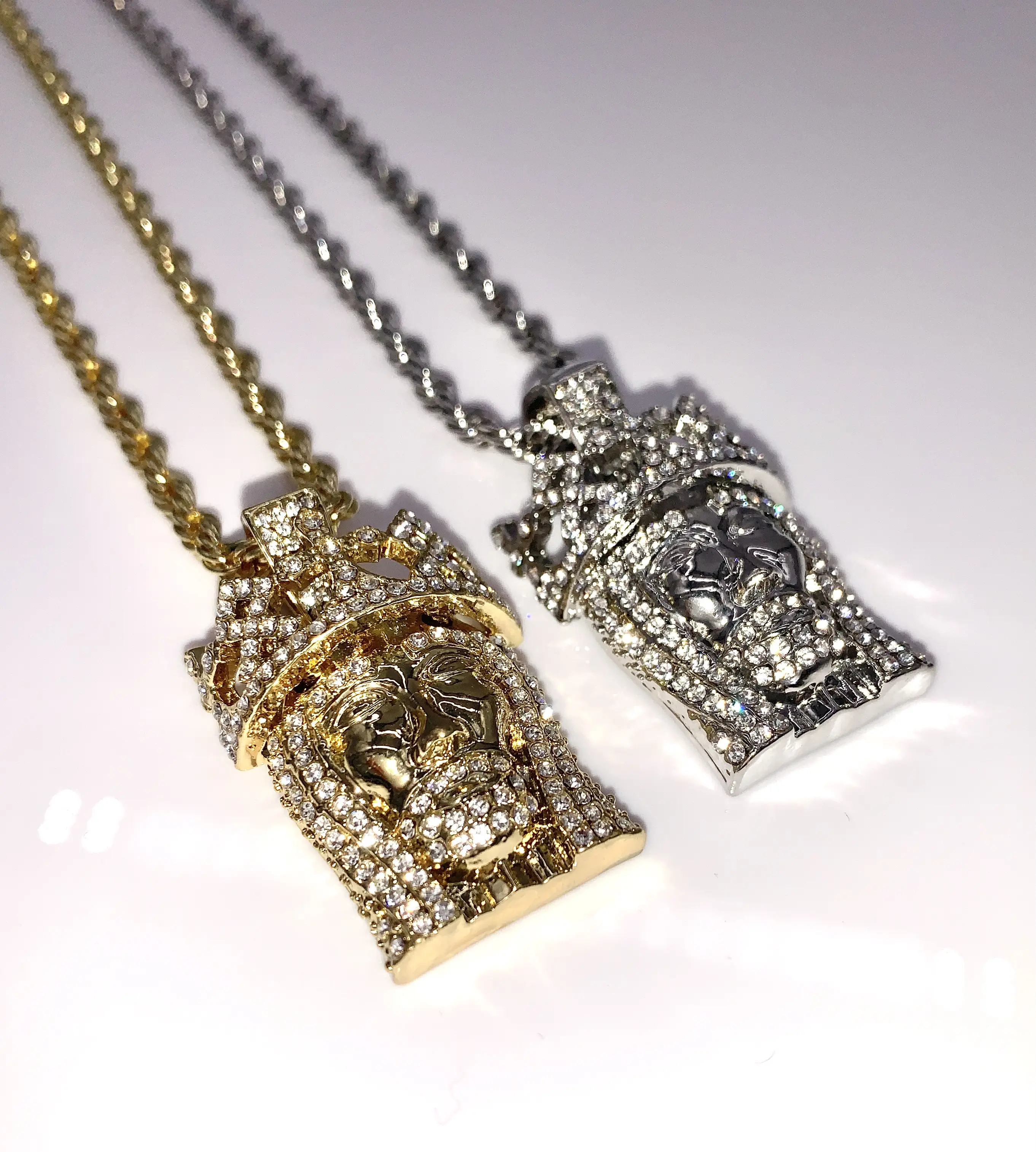 14k Gold/White Gold King Jesus Diamond Iced Out Pendant/Chain