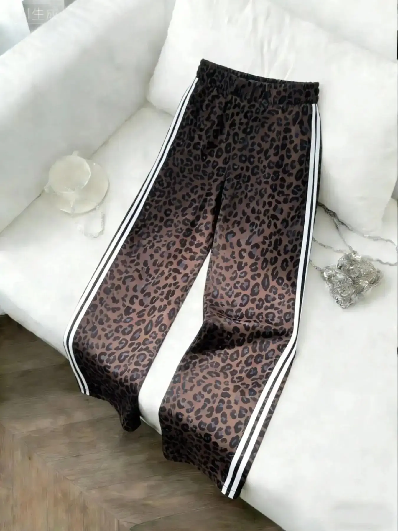 Stunning Leopard Print Track Pants Plus Size Casual Drawstring Waist Wide-Leg Joggers with White Stripes, Y2K Clothes Summer Daily Wear, Comfy Comfortable Relaxed Fit Trousers, Stylish Pattern Detail Party