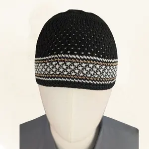 Stretchy Topi Kufi in Black and white