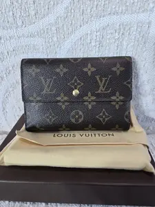 Pre-owned Louis Vuitton canvas Small Leather Goods Preowned international medium bifold wallet