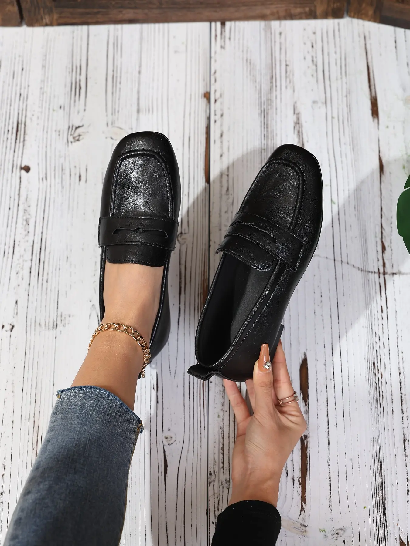 Women's Classic Ii Penny Loafers, Fashion One-Button Shoes, Comfortable Leather Footwear, Ideal for Casual Wear & Office Use, Office Commute Shoes, Flat Penny Loafers, PU Leather Loafers, Slip On Loafers