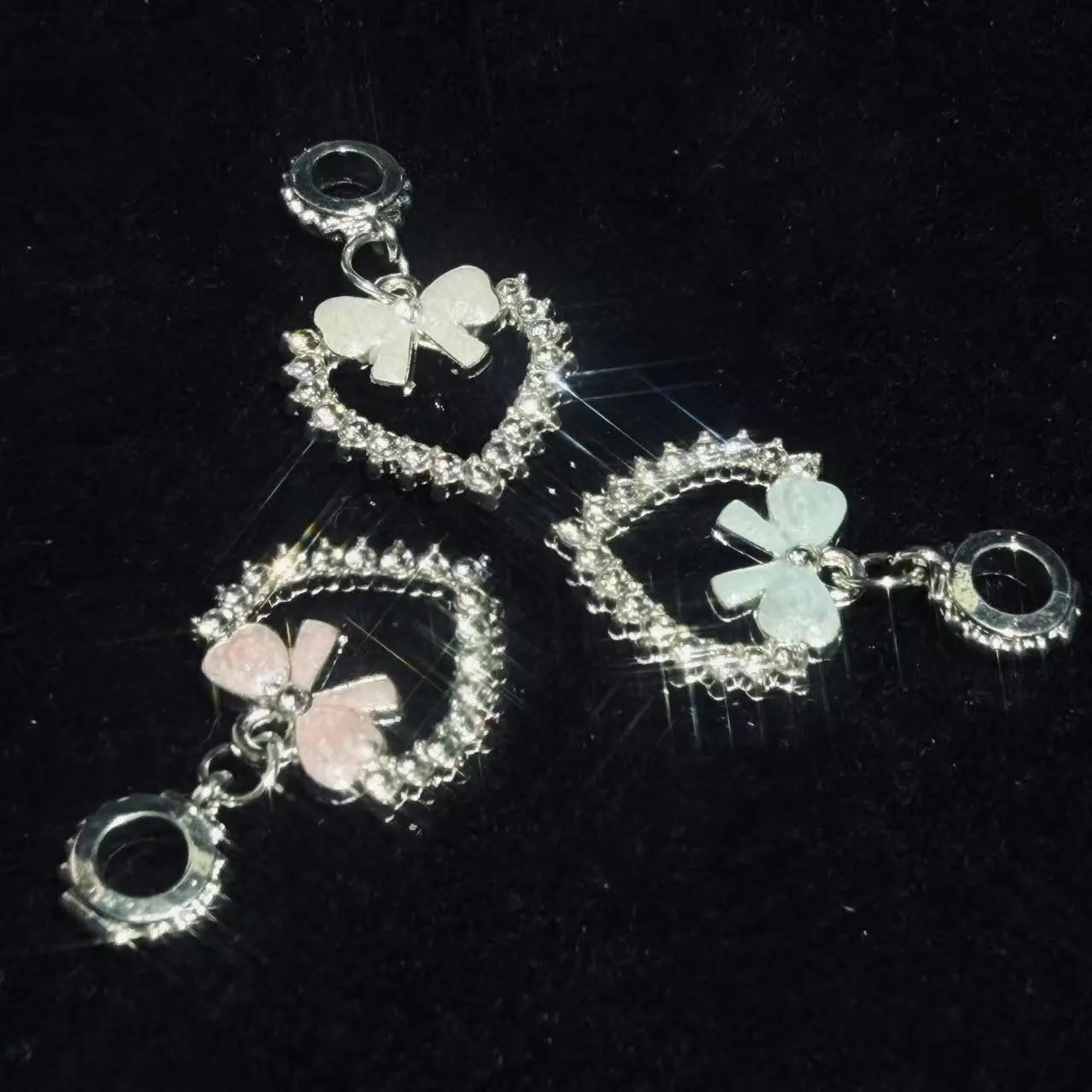 DIY beaded bracelet with sparkling little charms Hand bracelet handle（Color is random）
