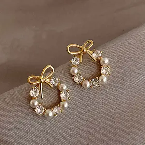 Women's Elegant Wreath-Shaped Stud Earrings - Christmas Flower Cluster Embellished Bow Design with Faux Pearl Accent, High-Quality Fashion Costume Jewelry, Holiday Gift for Teen Girls, Earring For Women