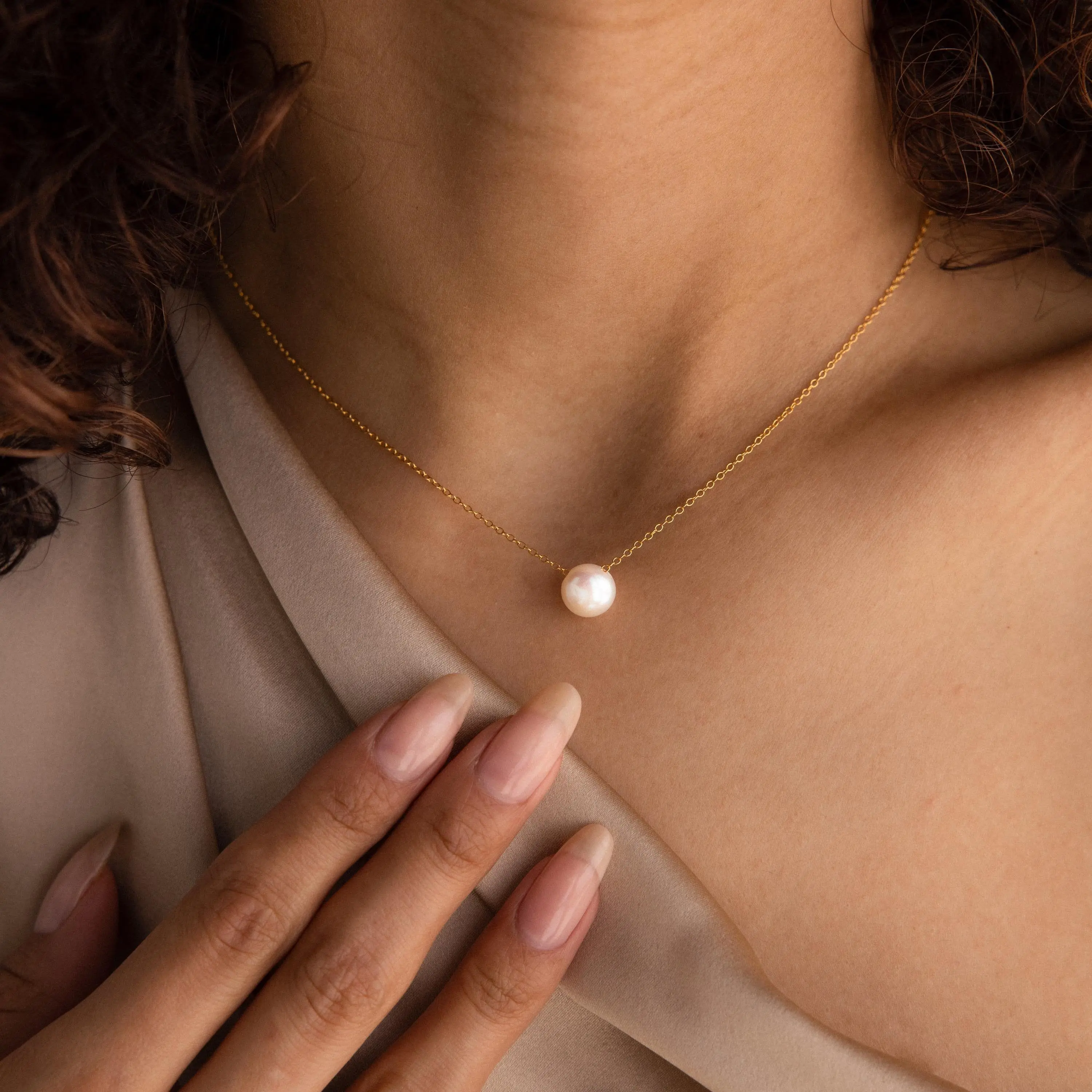 Classic Pearl Pendant Necklace by Caitlyn Minimalist - Simple Round Pearl Charm Necklace in Gold - Minimalist Wedding Jewelry - Gift for Her