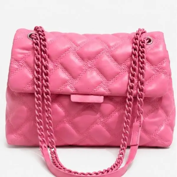 Quilted Chain Tote Bag for Women, Soft PU Leather Fashion Crossbody Handbag, Large Capacity Commuter Shoulder Purse for Work and Travel, Crossbody Purses, Commuter Work Bag, Handbags For Women, Purses Crossbody Bag