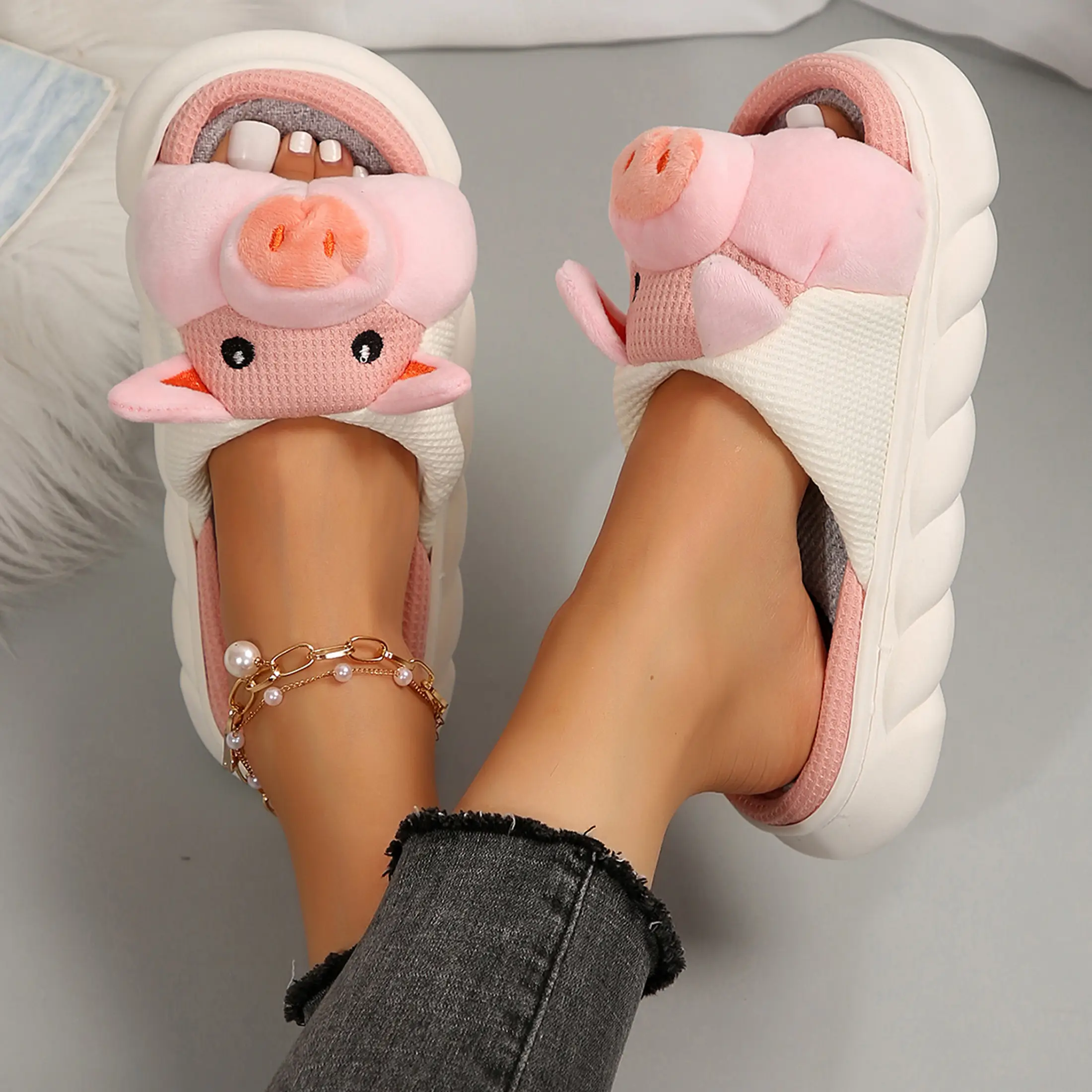 Women Animal Slippers Cartoon Pig Linen Home Shoes Cute Comfortable Plush Slippers