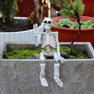 Skeleton Figurine, 1 Count Sitting Waving Skeleton Decoration, Creative Garden Festival Micro Landscape Scene Layout Prop, Halloween Decoration