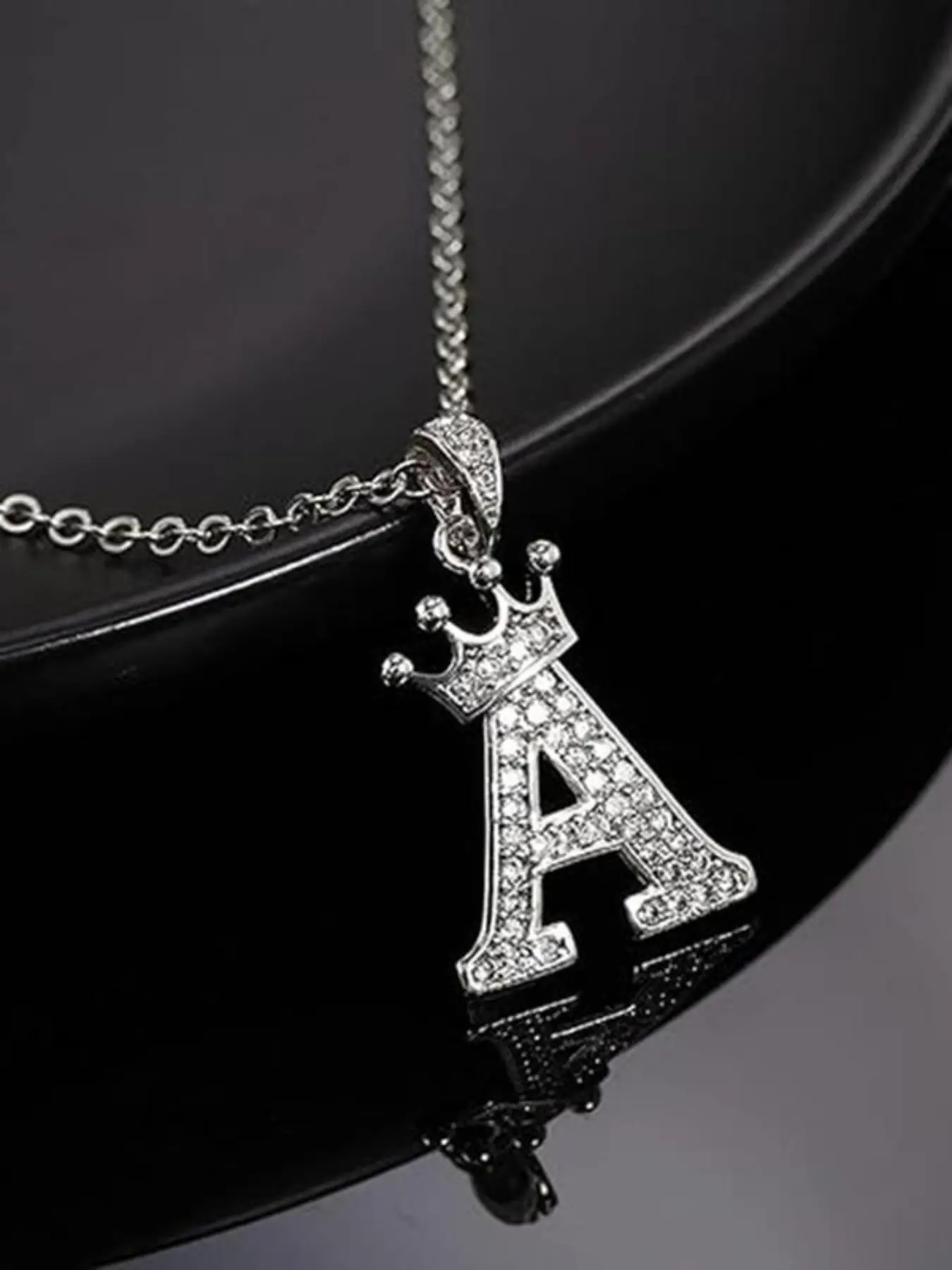 Crown three-dimensional letter pendant necklace with diamond crown letter necklace, versatile, initial, jewelry gift, suitable for multiple scenes, king necklace, queen necklace, perfect gift for girlfriend, wife, Iced Out Jewelry