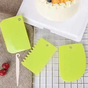 Shaping spatulas combination set, 4-piece set; Non stick dough scraper, plastic anti slip kitchen baking tool, used for pastry making and cake making