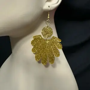 Women's Angel Design Dangle Earrings, Flower Cluster Colorful Acrylic Gold-Tone Hook Earrings, Round Glitter Fashion Jewelry Accessory for Versatile Jewelry Collection, Flower Cluster Earrings