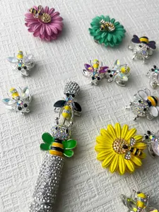 Alloy Daisy Bee Beads with Rhinestones, Bling Glitter Beads, Charms Supplies, DIY Beading, Bead Set, Bees Shape Rhinestone Alloy Beads for Pens 3D Bees Spacer Beads for DIY Craft Beadable Pens Bracelet 4 Pcs Per Pack