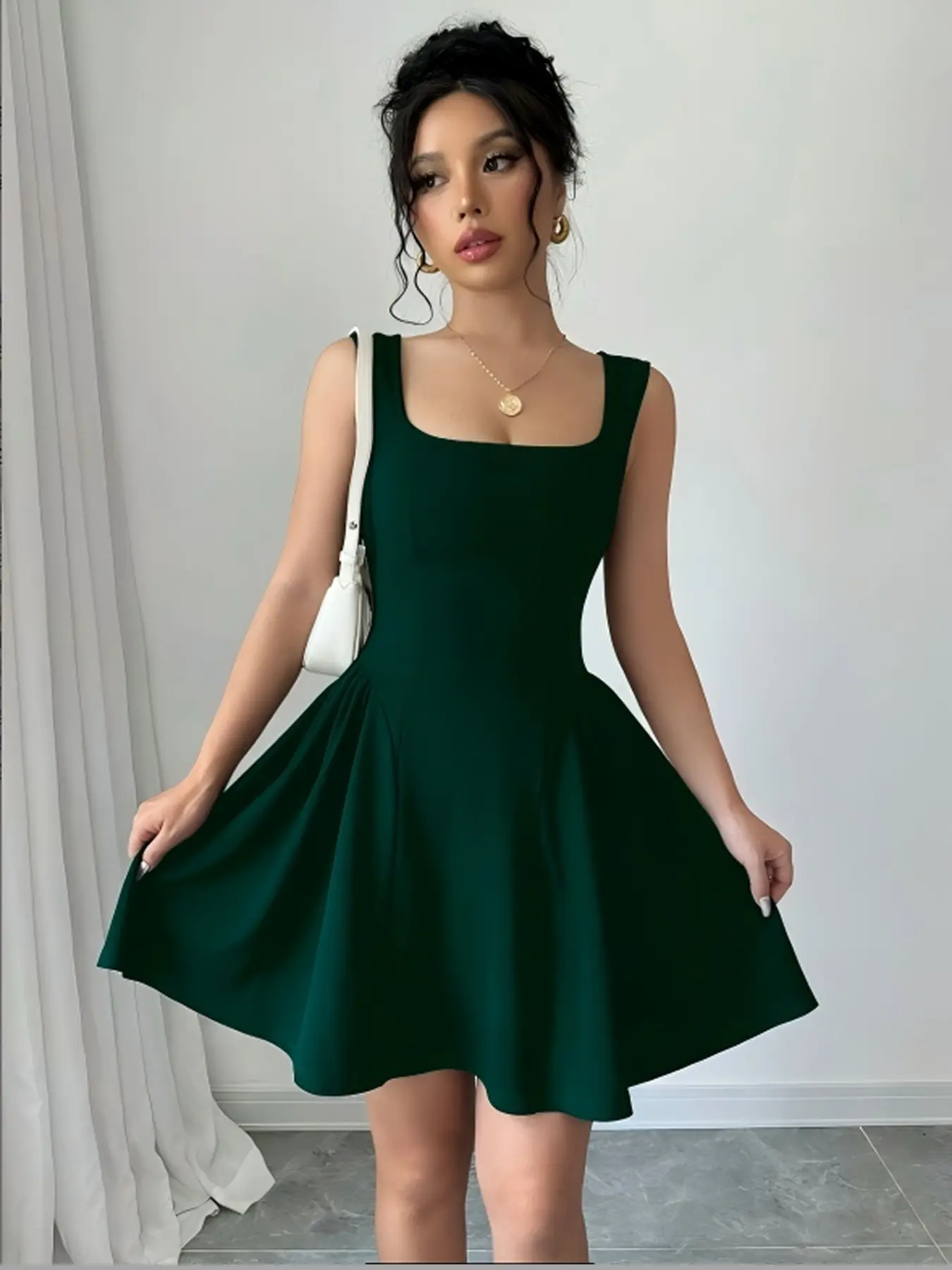A women's fashionable green Sleeveless Summer temperament waist cinching short dress, with a sharp cut outlining the waistline, suitable for commuting to work, shopping, and outdoor wear, Casual, Minimalist, Bodycon Summer Dress, Bodycon Dresses