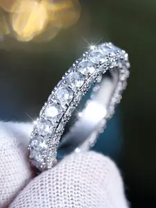 European and American ins-style simple three-sided zirconia design couple's ring, unique and versatile hip-hop ring suitable for daily wear and feminine style.