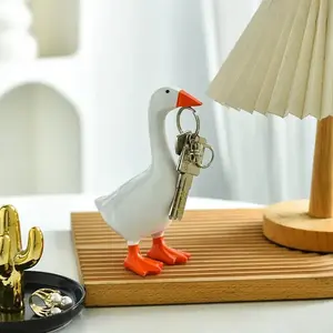 Magnetic Goose Key Holder Resin Statue Kawaii Duck Figurine Keychain Rack for Home Office Decorative Organiser Housewarming Gift Decoration