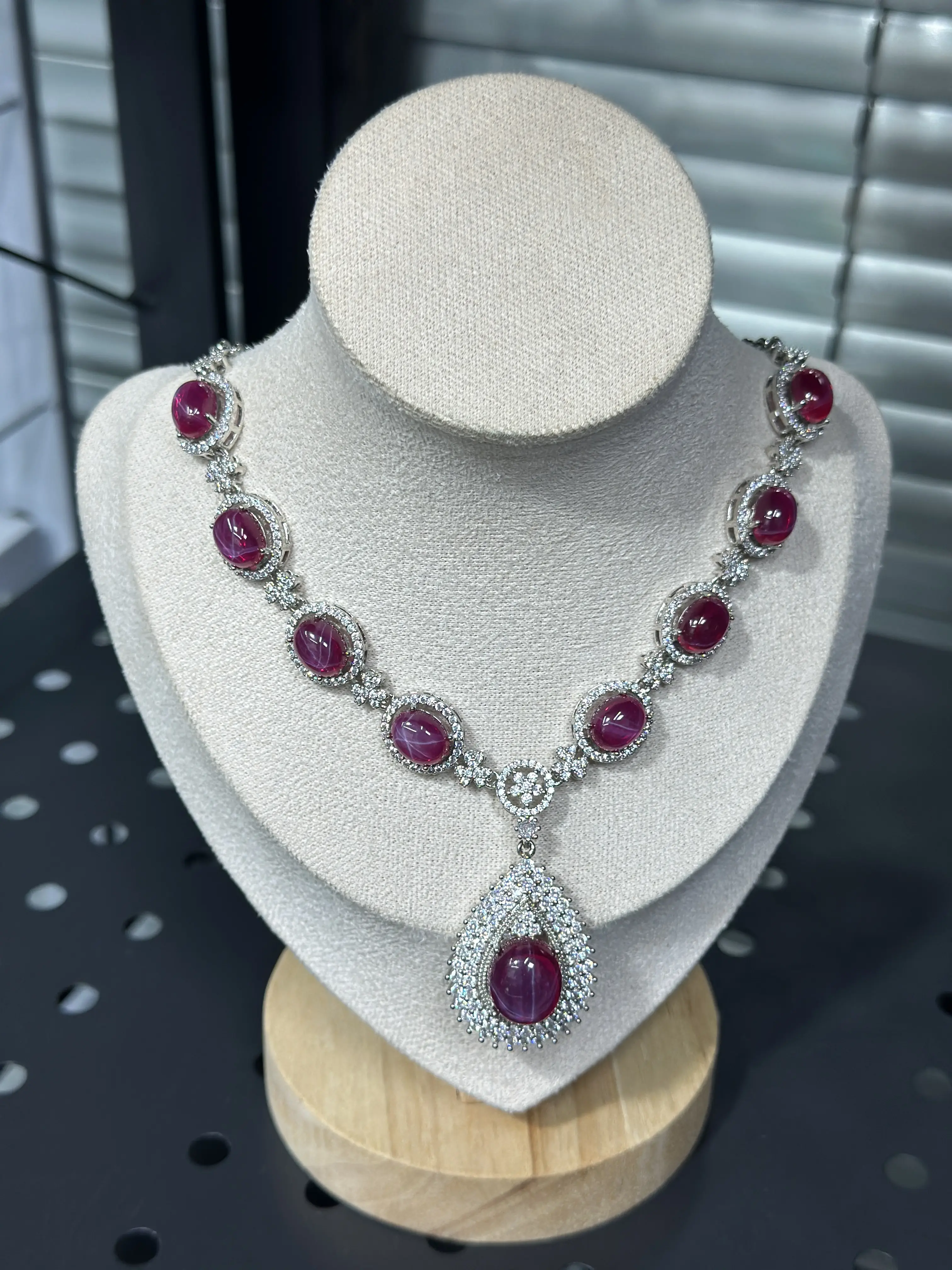 Rose(13266)gc.Red Ruby necklace Rose(13266)gc.Red Ruby necklace